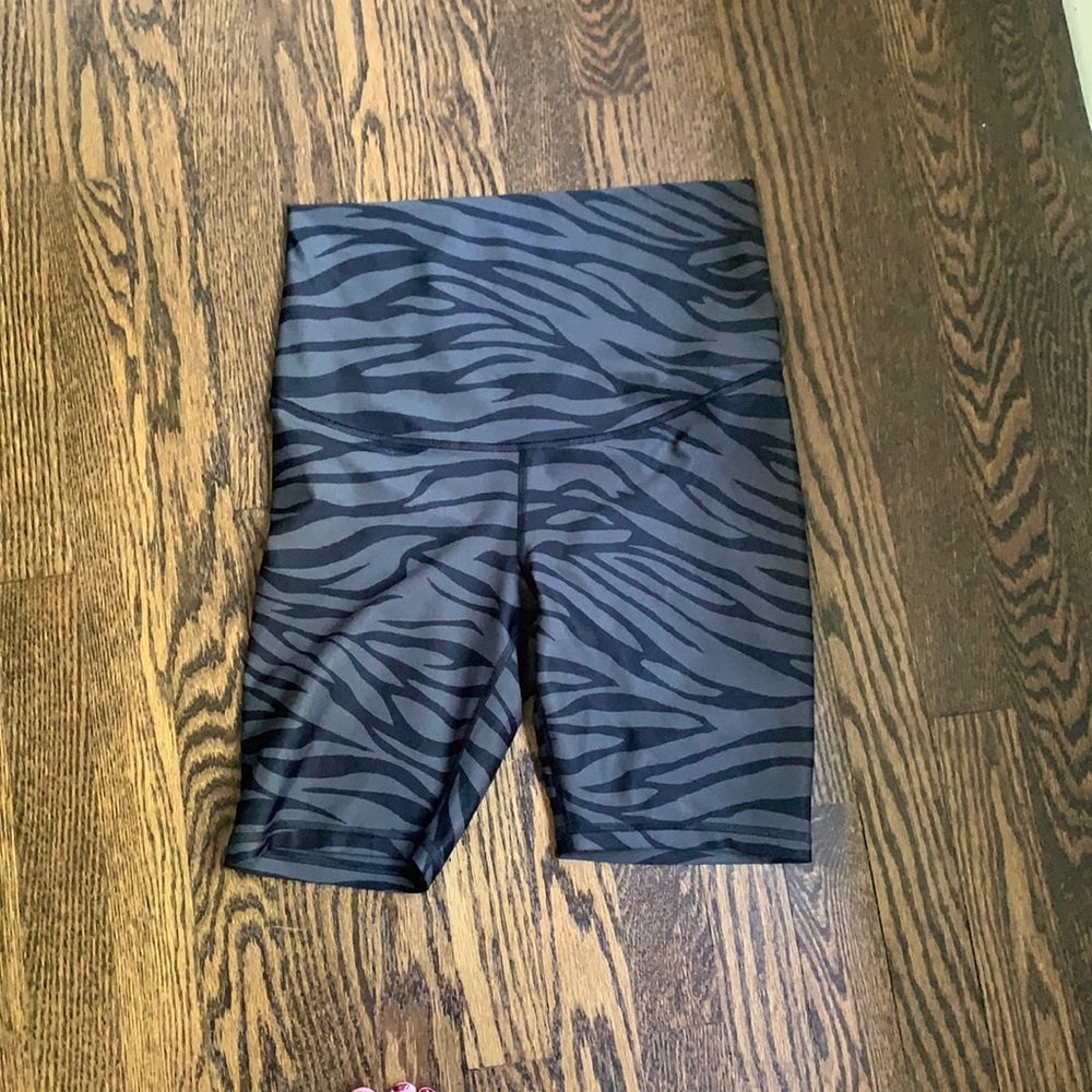 Old navy maternity biker shorts